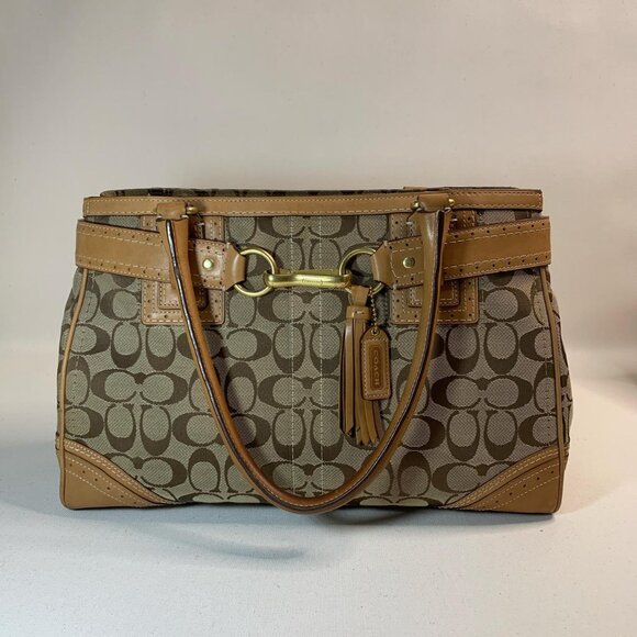 This vintage **Coach Hampton Signature** - Picture 8 of 8